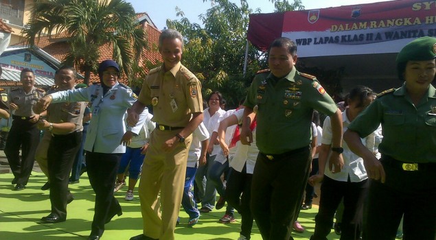 Tepati Janji ke Napi Wanita, Ganjar Menari Poco-poco di Lapas