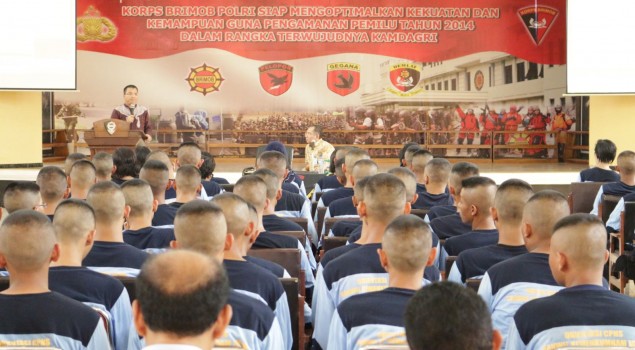 WAMENKUMHAM BERI PENGARAHAN PADA ORIENTASI CPNS 2013 JAWA TIMUR