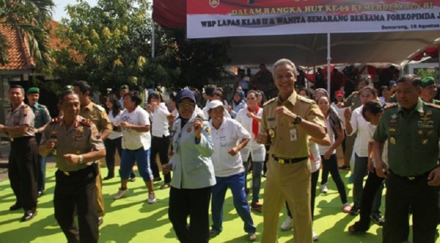 GANJAR PRANOWO BERGOYANG DI LAPAS WANITA SEMARANG