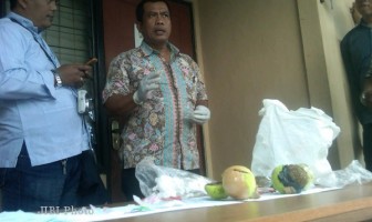 Lagi-lagi Lewat Bola Tenis