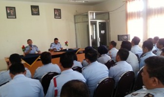 KARUTAN SURABAYA INGATKAN PEGAWAI UNTUK MENJAGA KESEHATAN
