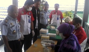 LAPAS AMUNTAI LAKUKAN TES URINE MENDADAK KEPADA WBP DAN PETUGAS LAPAS