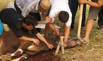LAKSANAKAN KURBAN, BAPAS BOGOR JAGA HUBUNGAN HARMONIS DENGAN MASYARAKAT