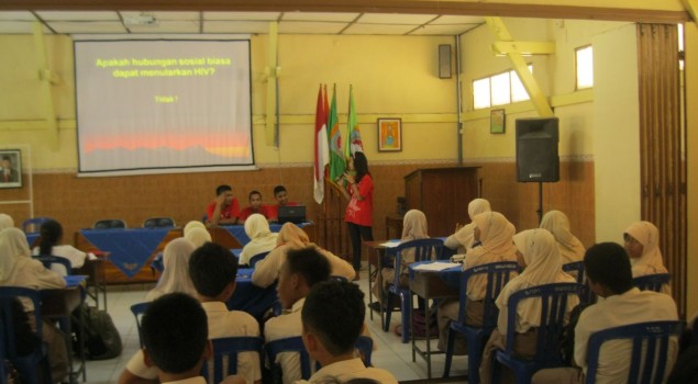 ANDIK BERIKAN PENYULUHAN HIV DAN TESTIMONI KENAKALAN REMAJA