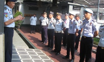 KALAPAS SUKABUMI MINTA PETUGAS TINGKATKAN DISIPLIN
