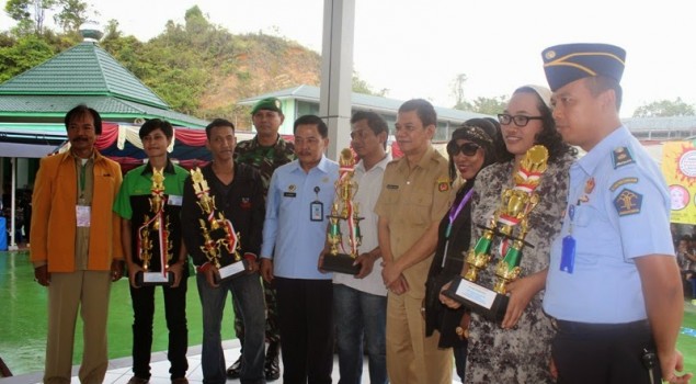 WBP ASAH BAKAT MENYANYI MELALUI LOMBA KARAOKE