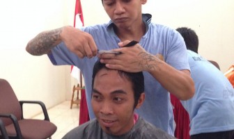 WBP GUNUNG SINDUR IKUTI PELATIHAN BARBER SHOP