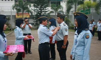 ENAM PEGAWAI RUTAN YOGYA TERIMA PENGHARGAAN