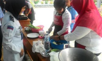 APRIANI, JUARA LOMBA MASAK LAPAS WANITA BANDUNG
