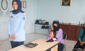 PETUGAS LAPAS NARKOTIKA BANDUNG GAGALKAN PENYELUNDUPAN GANJA