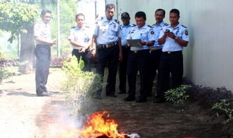Satgas Kamtib Lapas Yogya Musnahkan Ponsel Hasil Razia