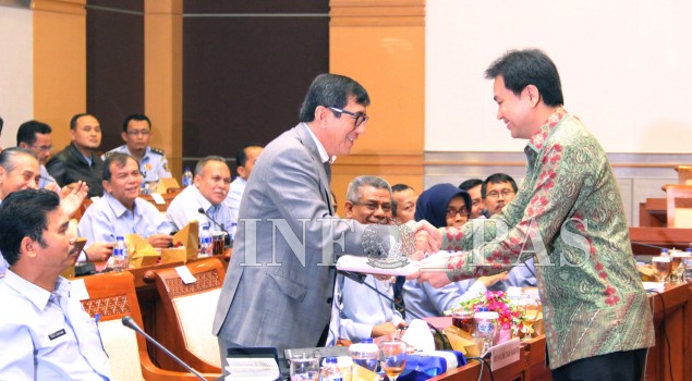 Rapat Dengan Komisi III, Menkum HAM Curhat Soal Remisi Koruptor