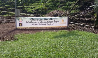 Petualangan Seru Keluarga Bapas Bogor Menyusuri Curug Putri Pelangi