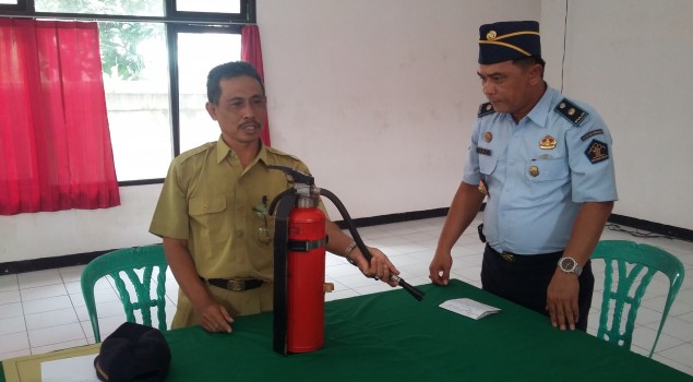 Pegawai Bapas Pati Hadiri Simulasi Penggunaan APAR