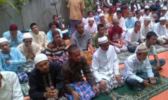 Ribuan Penghuni Sesaki Masjid Darussyifa Lapas Narkotika JakartaÂ 