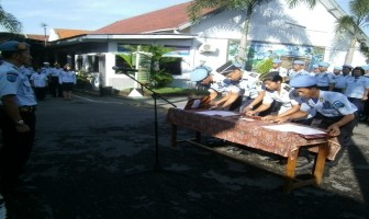 Petugas Lapas Madiun Tandatangani Pakta Integritas