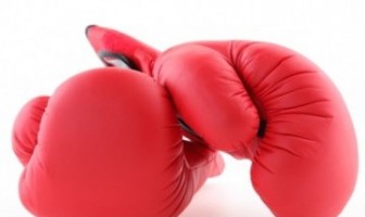 KONI Palembang Serahkan Sarung Tinju Untuk  Anak Didik Lapas Anak Palembang