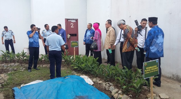 Deputi Gubernur Bank Indonesia Tinjau Kegiatan Warga Binaan di Lapas Pontianak