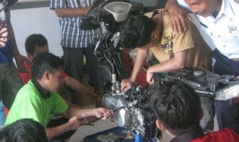 WBP Melakukan Pelatihan Keterampilan Montir di Rutan Trenggalek