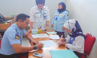 Test Urine Mendadak,  Petugas dan WBP Rutan Garut Bebas Narkoba
