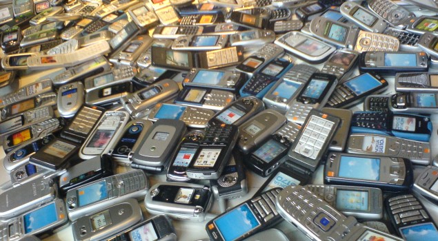 Puluhan Handphone Disita Petugas dari Lapas Karawang