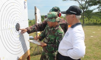 Petugas Rutan Ponorogo Rutin Laksanakan Latihan Menembak
