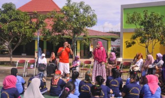 Sepuluh Wanita Berjilbab Datangi Lapas Barelang