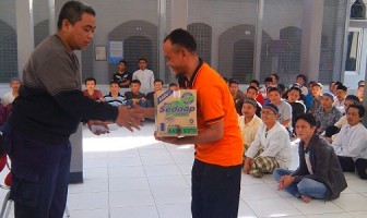 Rutan Garut Jelang Ramadhan dengan Saling Memaafkan dan Berbagi