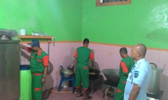 Awasi Dapur Rutan, Saat yang Lain Istirahat