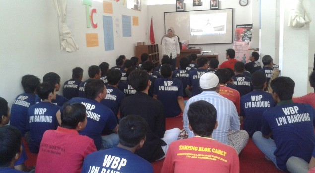 Pegawai dan WBP Lapas Narkotika Bandung Ikuti Seminar Motivasi