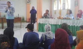 Warga Binaan Lapas Wanita Bandung Belajar Membuat Kue