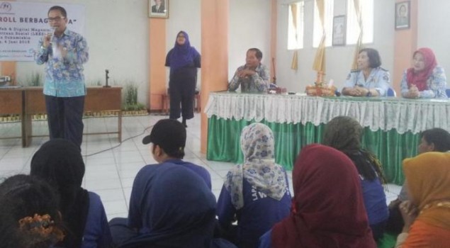 Warga Binaan Lapas Wanita Bandung Belajar Membuat Kue