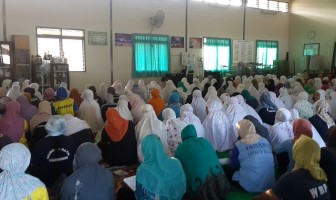 Buka Puasa Bersama, Lapas Wanita Malang Kedatangan Jamaah Shalat Center