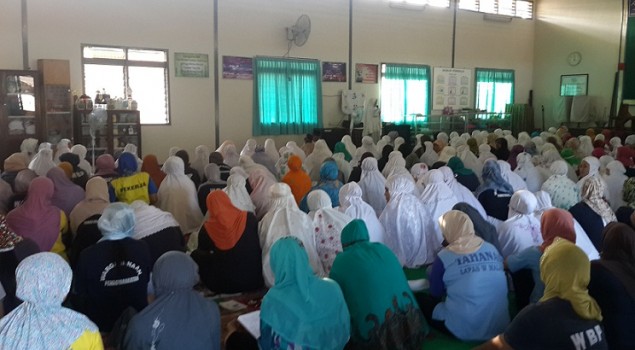 Buka Puasa Bersama, Lapas Wanita Malang Kedatangan Jamaah Shalat Center