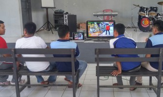 Hilangkan Penat, Lapas Watampone Fasilitasi Warga Binaan Berkaraoke