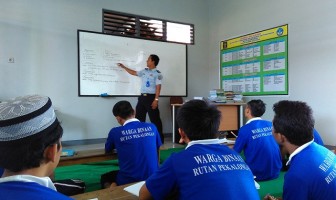 Jadi Pengajar, Petugas Rutan Pekalongan Beramal Ilmu
