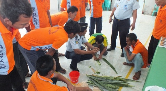 WBP Lapas Pekalongan Dilatih Keterampilan Serat Nanas & Pelepah Pisang