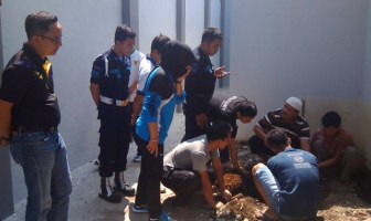 Karutan Saksikan Penyembelihan Kurban di Rutan Garut