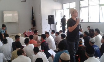 WBP Lapas Sleman Bercengkerama dengan Dik Doank