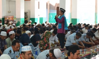 Ust. Maulana Bius Petugas Lapas dan Warga Binaan Lapas Cipinang