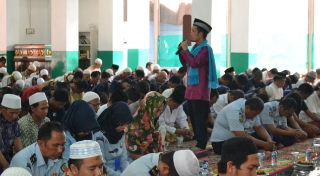 Ust. Maulana Bius Petugas Lapas dan Warga Binaan Lapas Cipinang