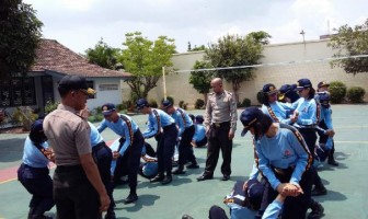 Pengamanan Lapas Wanita Malang Dibekali Bela Diri Praktis