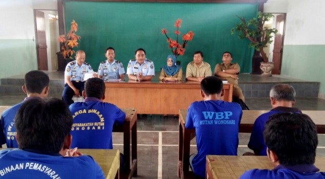 WBP Rutan Wonosari Kembangkan Kemampuan Mengukir Kayu