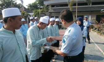 Bahagianya 5 WBP Rutan Kraksaan Terima SK PB