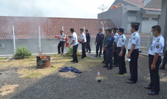 Lapas Batu Adakan Simulasi Pemadam Kebakaran