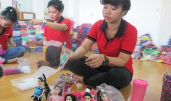 Warga Binaan Pondok Bambu Gandrungi Kerajinan Mote dan Manik-manik