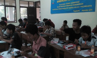 15 ABH Klien Bapas Yogyakarta Ikuti Pelatihan Teknisi Handphone