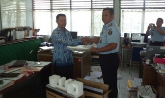 Didukung Dinas Pendidikan, Lapas Pangkal Pinang Terima Hibah Komputer