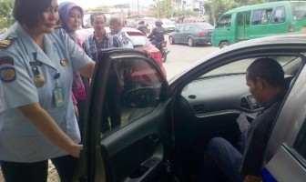 Klien Bapas Ikuti Latihan Mengemudi dan Peroleh SIM Gratis