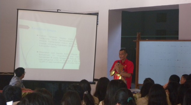 Karutan Bantul Isi Kuliah Umum Mahasiswa Universitas Katolik Parahyangan Bandung